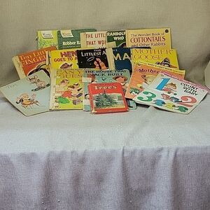 Vintage bundle of 16 Wonder Books